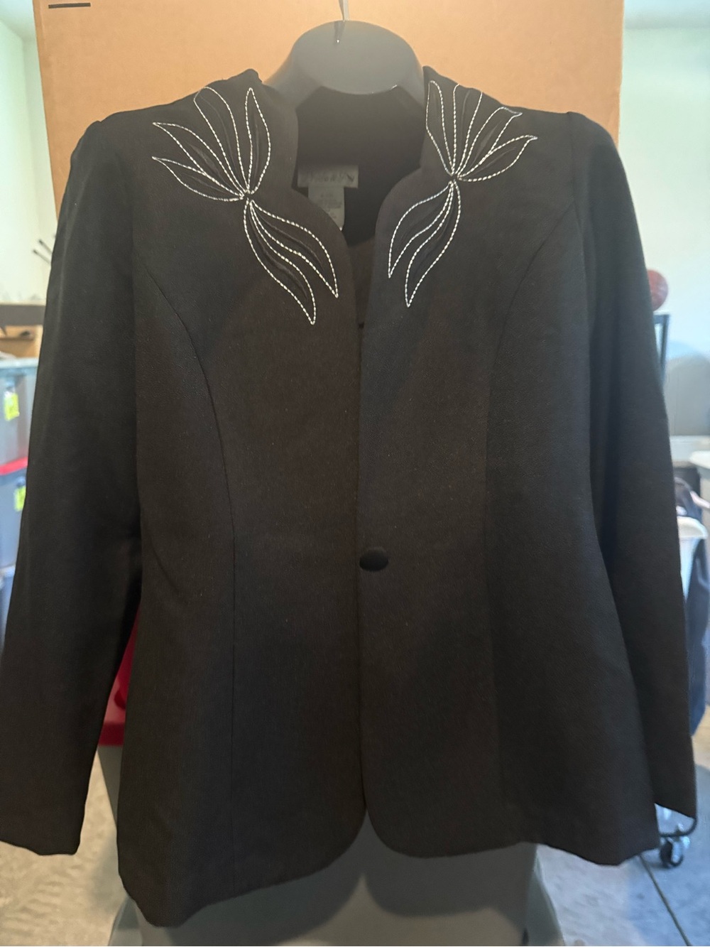 Black Women's Embroidered Collar Jacket p65